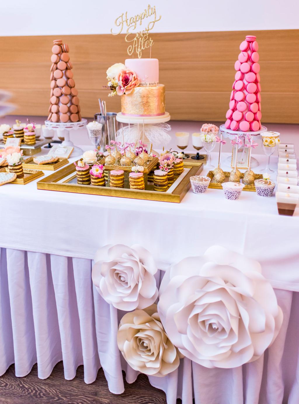 The Luxury Candlelit Dessert Party Trend Everyone Is Loving