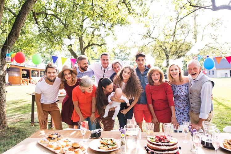 Family Reunion Ideas That Bring Generations Together ❤️