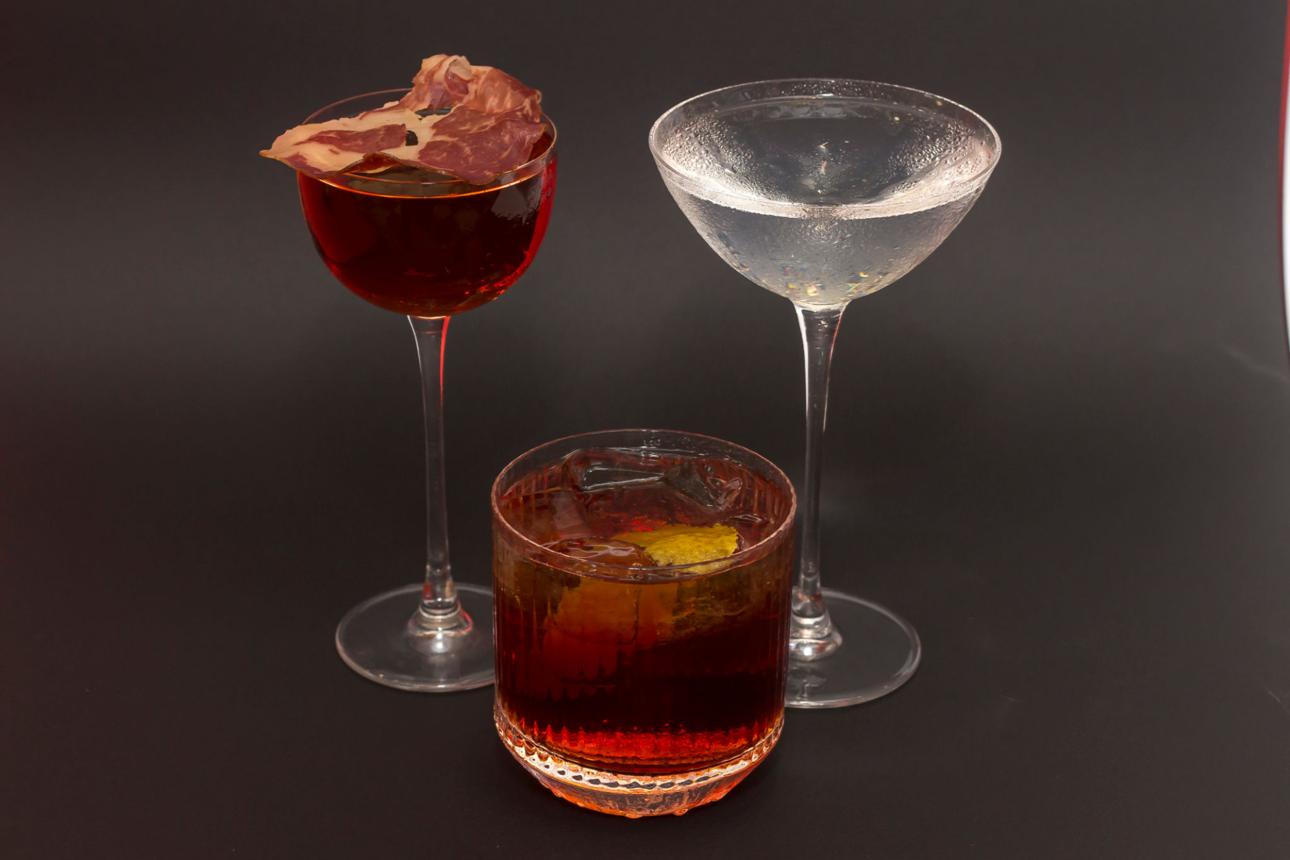 Champagne Glasses & Drinkware