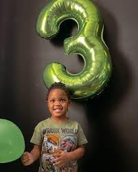 Light Green 8 Balloon - Image 4