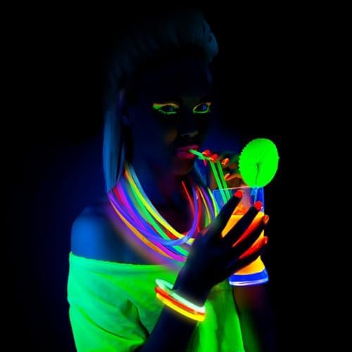 820 pcs Glow Sticks Bulk, Glow in The Dark Party Supplies, Festival Accessories & More, Bulk Party Favors, Camping Games, Party Favors, Emergency Supplies - Image 3