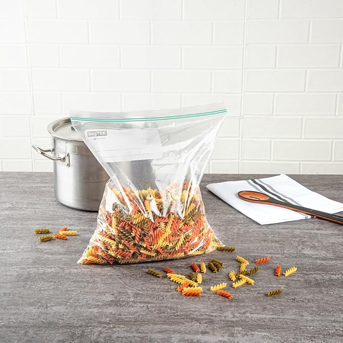 Restaurantware Bag Tek 2 Gallon Storage Zip Bags 25 Disposable Zipper Pouch Bags - Image 4