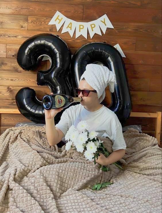 Black 20 Balloon - Image 9