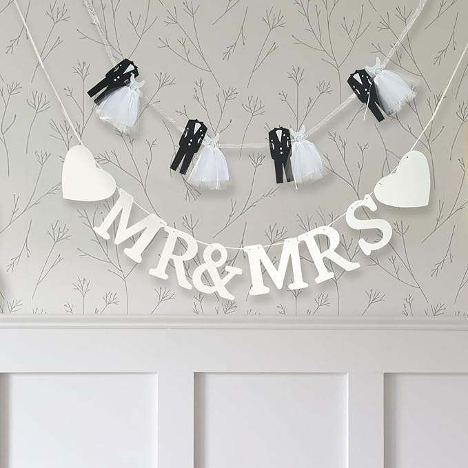 Mr and Mrs Banner for Wedding Reception, 2-Piece Bride and Groom Garland - Image 7