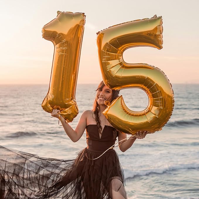 40 Inch Gold Number 8 Foil Balloon - Image 4