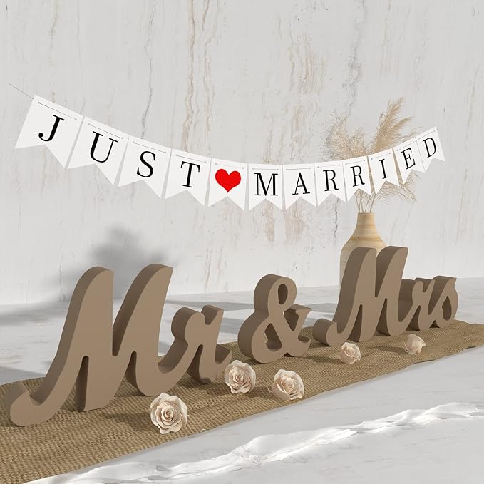 VIOPVERY Wooden Mr & Mrs Wedding Sign by VIOPVERY