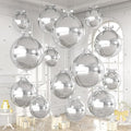 Silver Round Foil Balloons by Dagelar