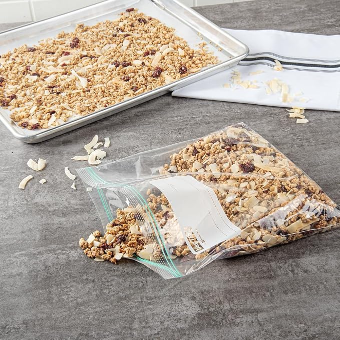 Restaurantware Bag Tek 1 Gallon Storage Zip Bags 25 Disposable Zipper Pouch Bags - Image 4