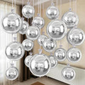 Silver Round Foil Balloons by Togvu