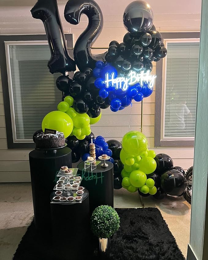 Black 12 Balloon - Image 2